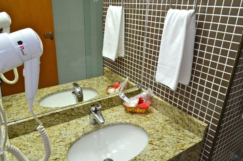 Hotel Thomasi Express Маринга Экстерьер фото